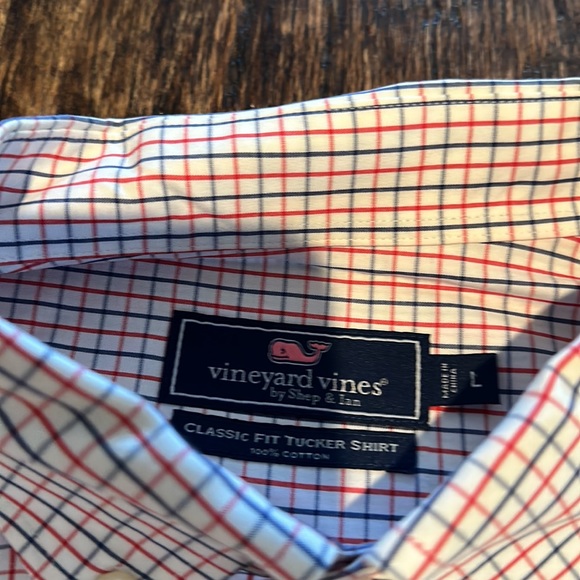 Vineyard vines shirt - Picture 2 of 3